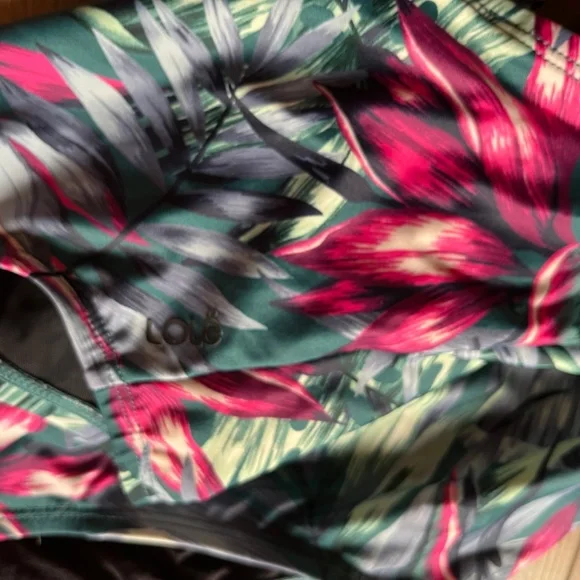 Ladies Lole Swimsuit - Size XS - Excellent Used Condition - Picture 4 of 4